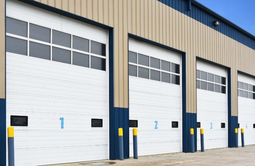 Compacte industriedeuren: efficiëntie en ruimtebesparing